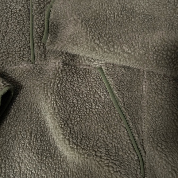 Nike Yoga Sherpa Pullover - Picture 7 of 9